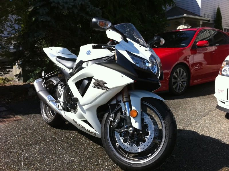 all white gsxr 600