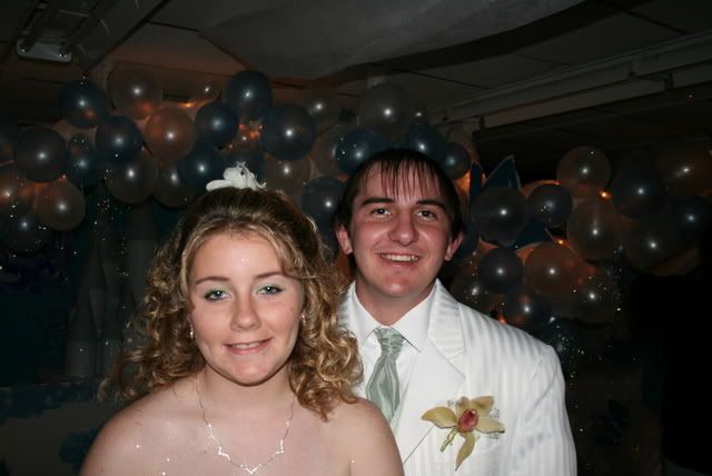 IMAGE: http://i44.photobucket.com/albums/f12/photohuck/busn/IMG_4444.jpg