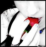 th_Strawberry_by_neurolepsia.jpg