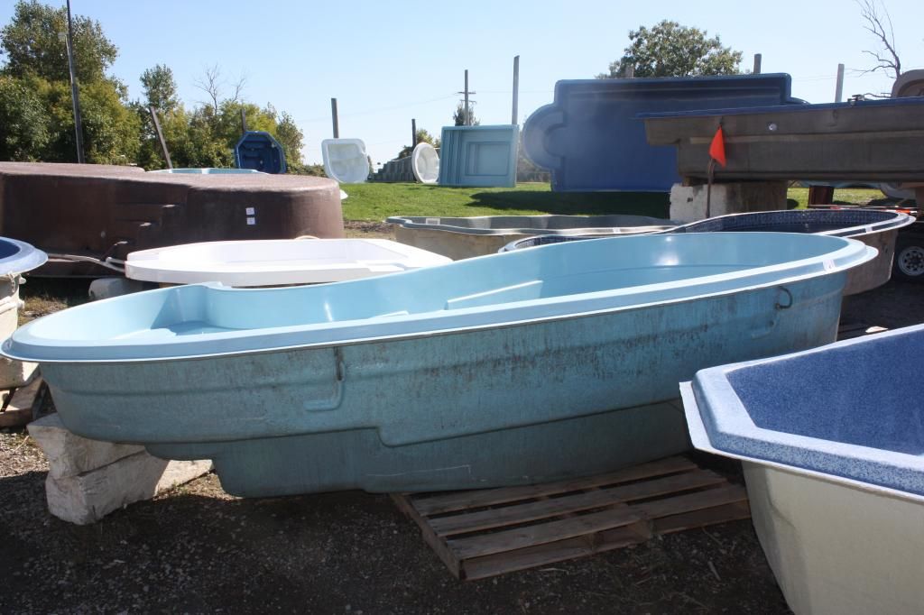 INGROUND FIBERGLASS MANITOU SPA KIDNEY BLUE SPA / HOT TUB SHELL