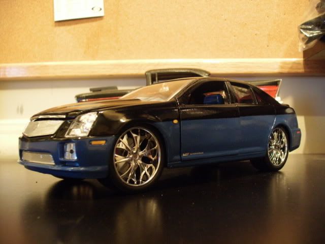 CadillacSTS-V18.jpg