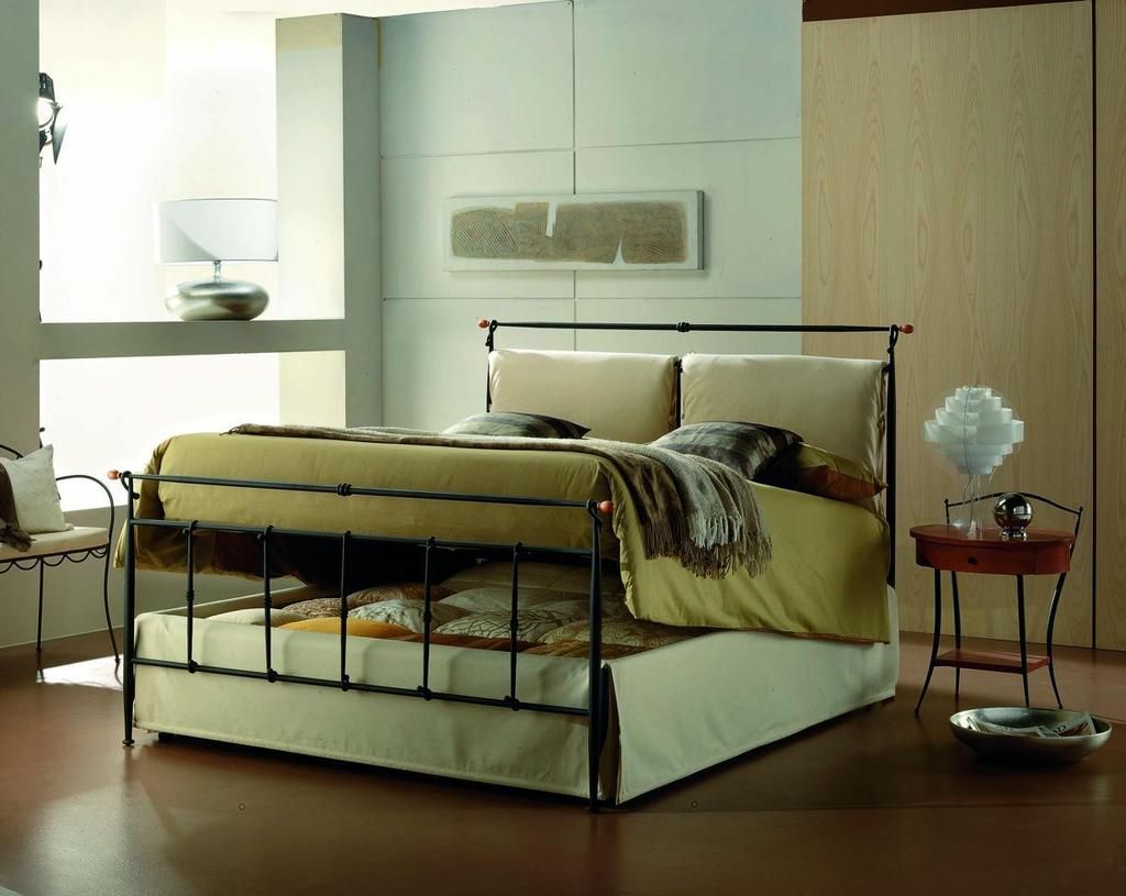 Letto ferro nero ikea : letto con bancali fai da te. letto all ...