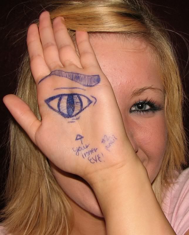 IMAGE: http://i44.photobucket.com/albums/f31/Edd_S/eye1.jpg