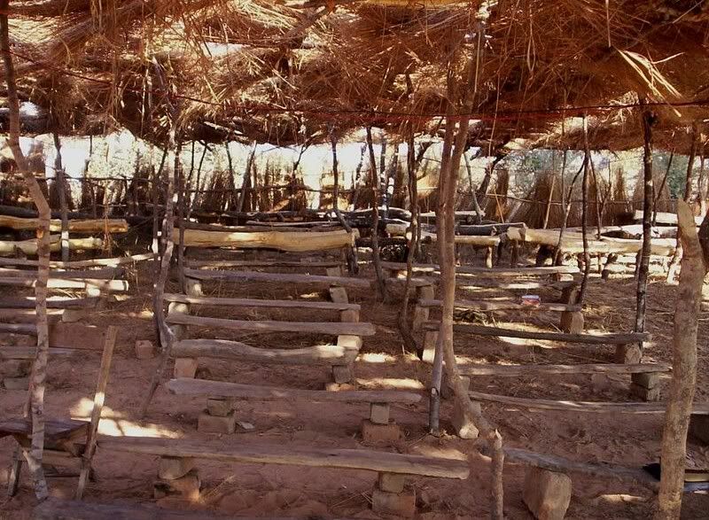 IMAGE: http://i44.photobucket.com/albums/f31/Edd_S/hut3.jpg