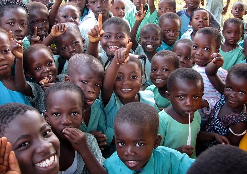 IMAGE: http://i44.photobucket.com/albums/f31/Edd_S/kids1.jpg