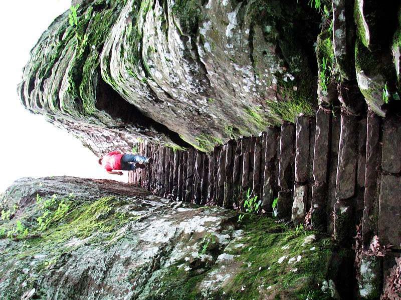 IMAGE: http://i44.photobucket.com/albums/f31/Edd_S/stairs3.jpg