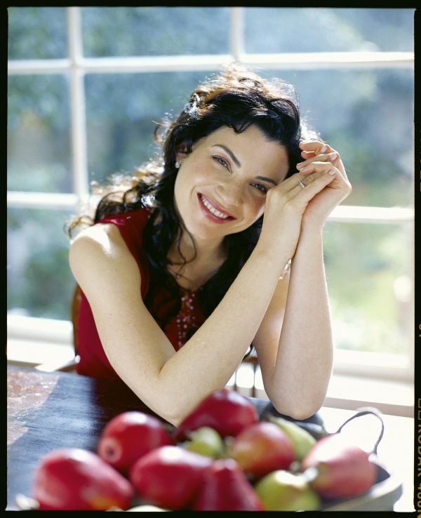 600full julianna margulies zps42409b2foriginal