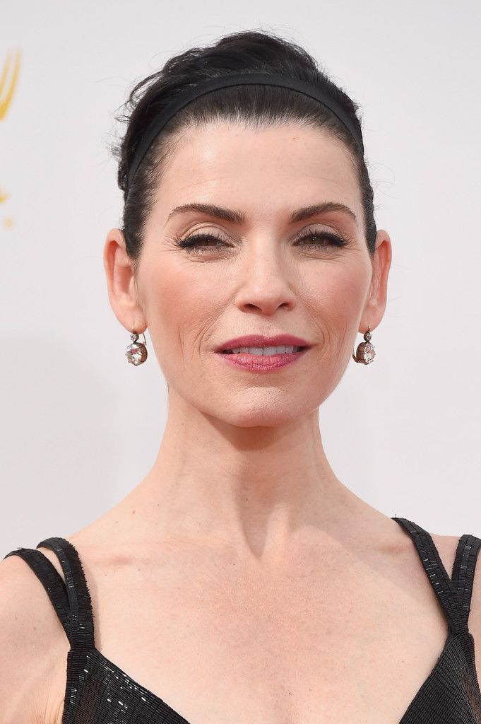 JuliannaMarguliesArrivals66thAnnualPrimetimegZhXQnnLLMzx zps2a76c326original - Julianna Margulies Resimleri JuliannaMarguliesArrivals66thAnnualPrimetimegZhXQnnLLMzx zps2a76c326original