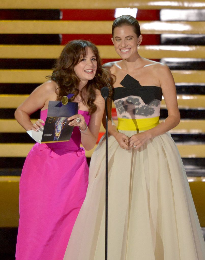 ZooeyDeschanel66thAnnualPrimetimeEmmy2RgJYCUBPjix zps11772570original - Zooey Deschanel Resimleri ZooeyDeschanel66thAnnualPrimetimeEmmy2RgJYCUBPjix zps11772570original