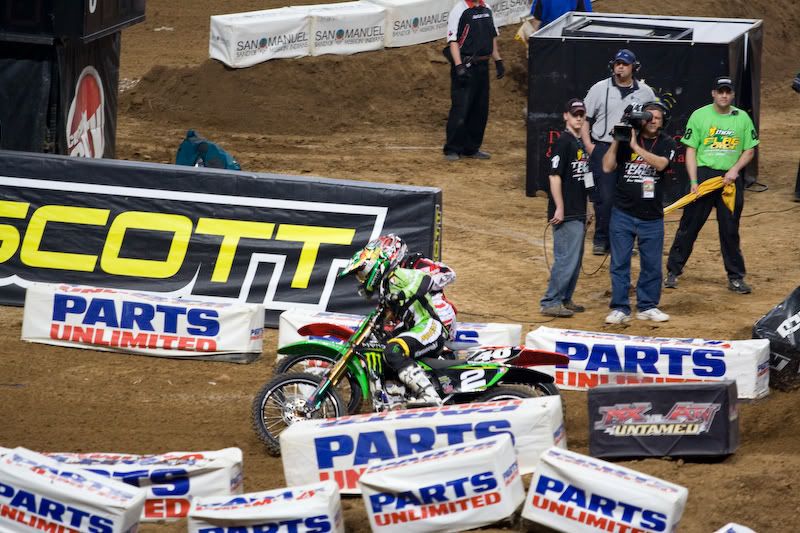 IMAGE: http://i44.photobucket.com/albums/f39/sethmo38/Motorcycles/IMG_2816-2.jpg