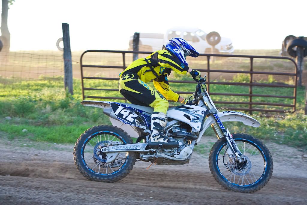 IMAGE: http://i44.photobucket.com/albums/f39/sethmo38/Motorcycles/Middlecreek%20Moto%20X%206-14-2008/IMG_6693.jpg