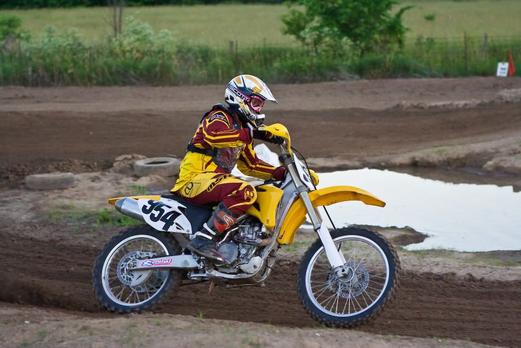 IMAGE: http://i44.photobucket.com/albums/f39/sethmo38/Motorcycles/Middlecreek%20Moto%20X%206-14-2008/IMG_6800.jpg