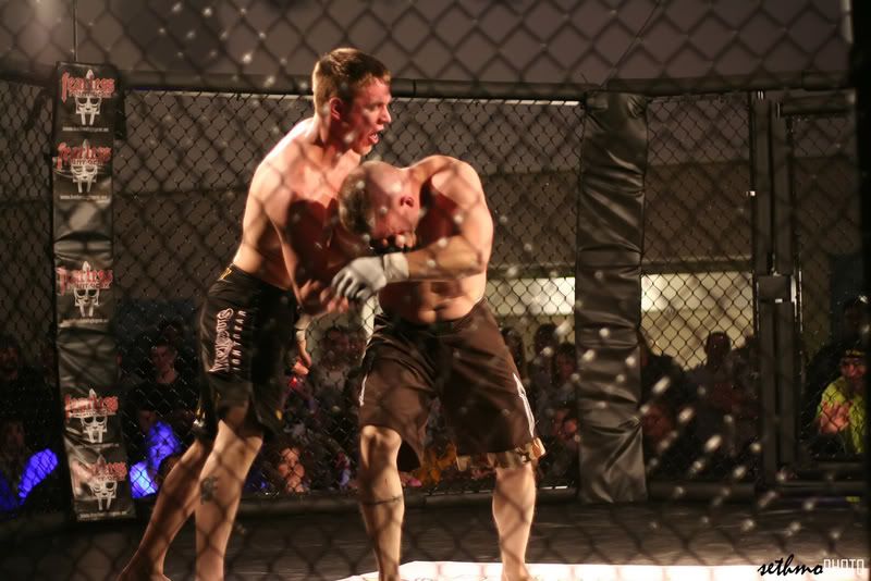 IMAGE: http://i44.photobucket.com/albums/f39/sethmo38/Sports/American%20Combat%20Sports%201-19-2008/IMG_8527_US.jpg