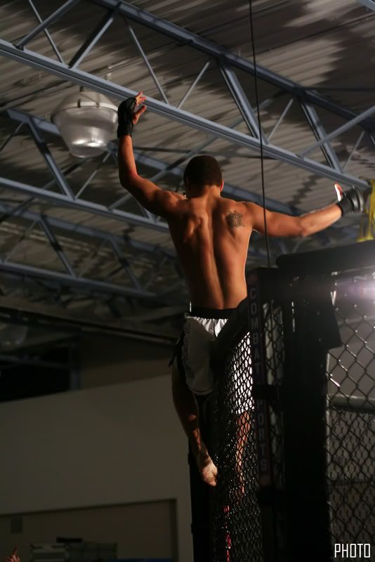 IMAGE: http://i44.photobucket.com/albums/f39/sethmo38/Sports/American%20Combat%20Sports%201-19-2008/IMG_8704_us.jpg