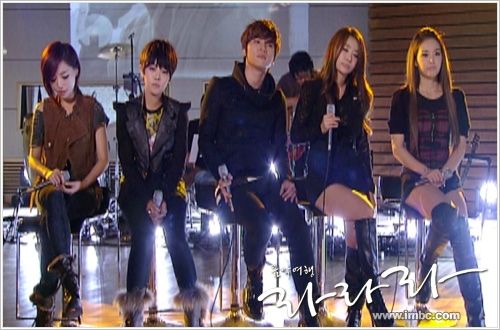 lalala_photo09122218183850ENTERTAIN3_zps