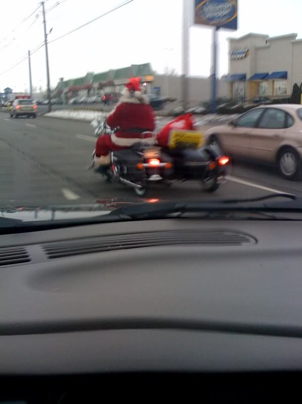 http://i44.photobucket.com/albums/f44/Motocrossx23/santa.jpg?t=1229118633