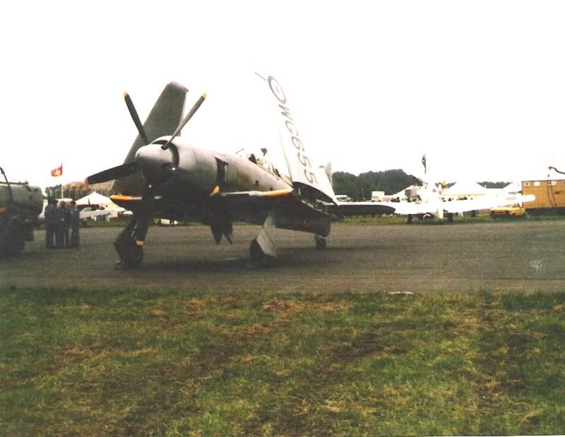 http://i44.photobucket.com/albums/f6/RidingWithTheAngels/HawkerSeaFuryT20WG655FAAHistoricFli.jpg