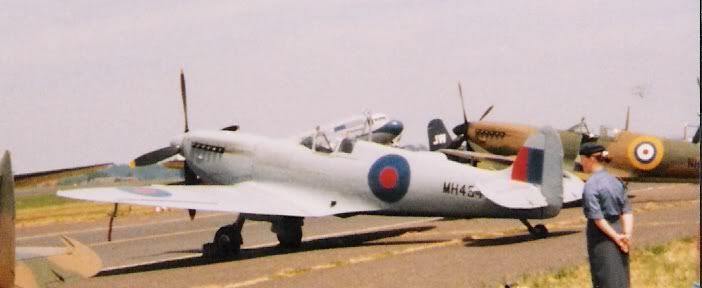 http://i44.photobucket.com/albums/f6/RidingWithTheAngels/SupermarineSpitfireIXMH434OFMCinhig.jpg