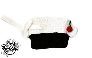 ClassicCupcakeClutch