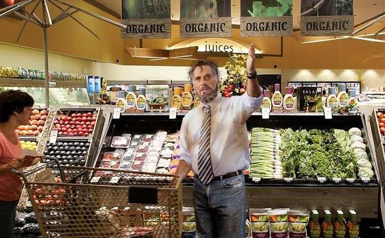 Filthy, disheveled Romney berates shoppers