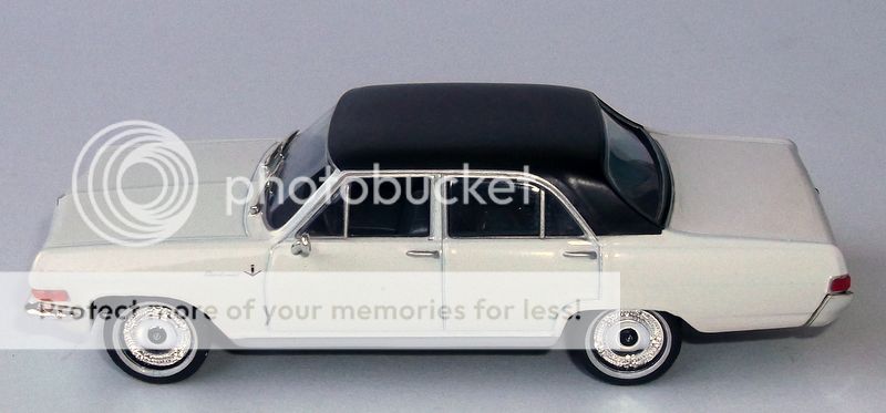 Opel Diplomat V8 Limousine  1964-1967 Opel Collection 1:43