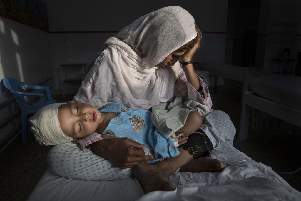 https://www.worldpressphoto.org/collection/photo/2017/daily-life/paula-bronstein